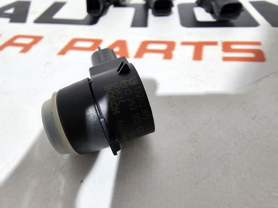 Senzor parcare Opel Astra J / Insignia / Zafira / Mokka cod 13242365