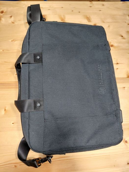 Vand geanta laptop hp.