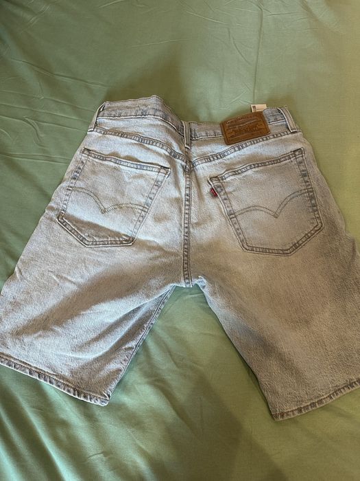 Blugi scurti Levi’s marimea 30 Barbati