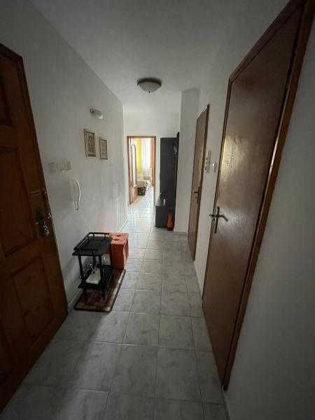 Дава се под наем Тристаен апартамент в Бургас, Център - 80 кв.м за 433.5 € - Снимка #9