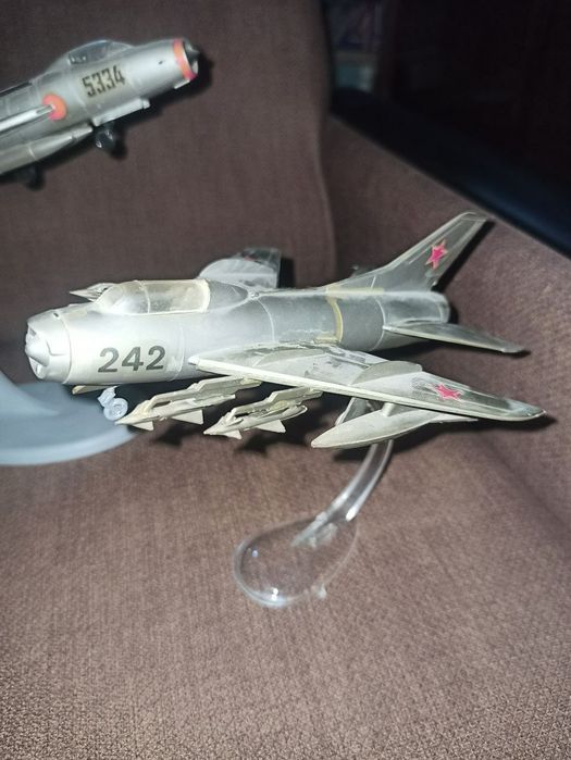 Модели СУ-7,МиГ-17,МиГ-19 пластикарт ГДР