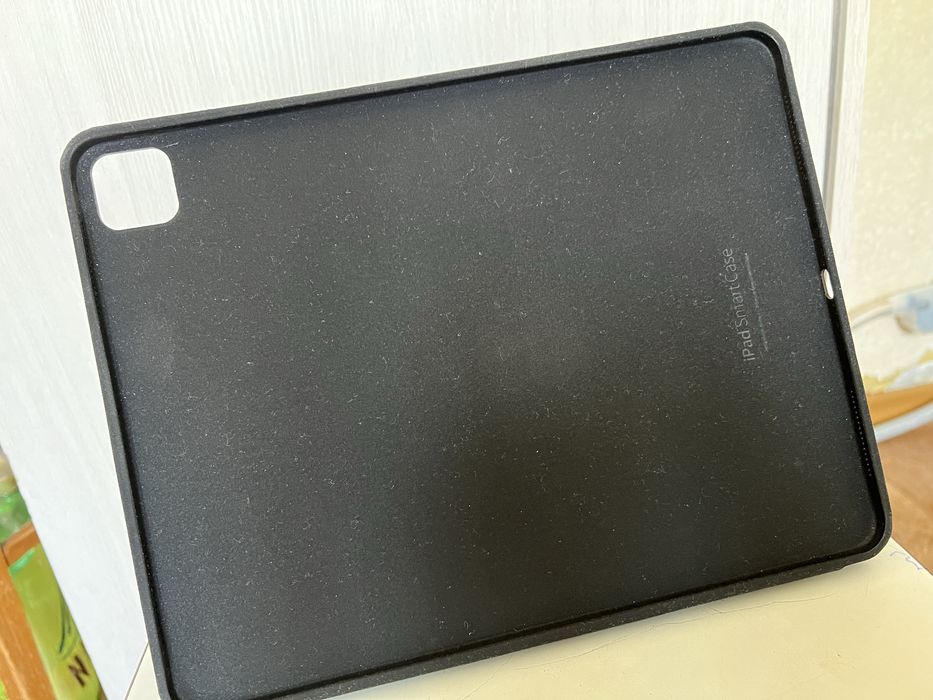 Чехол на iPad Pro 12.9 “