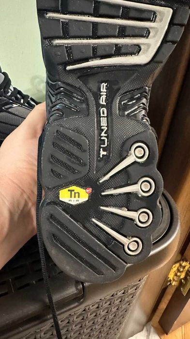 Продавам нови маратонки Nike air plus 3