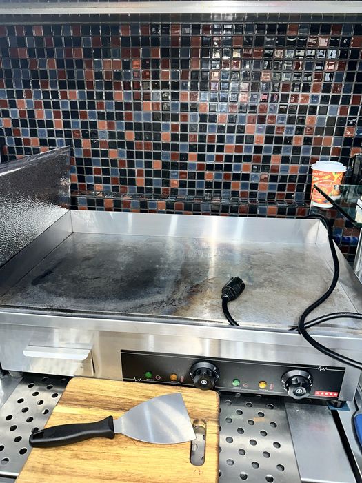 Продавам професионална гладка скара/туч