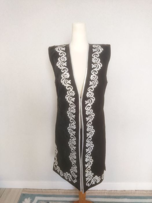 Продам камзол новый