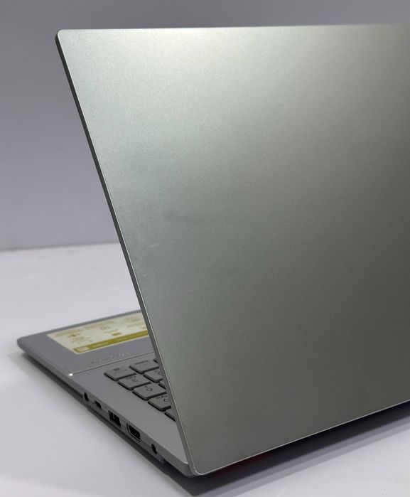 Asus vivobook i3