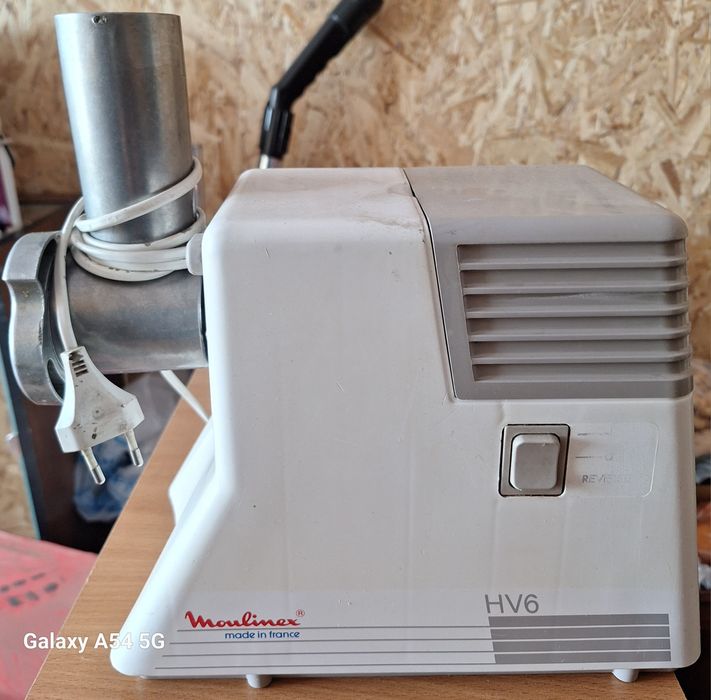 Мясорубка MOULINEX HV6
