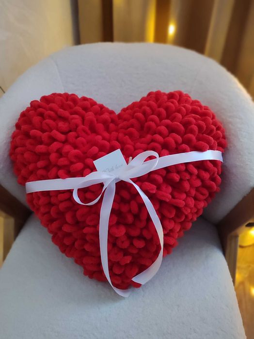 Продам вязаную подушку ручной работы