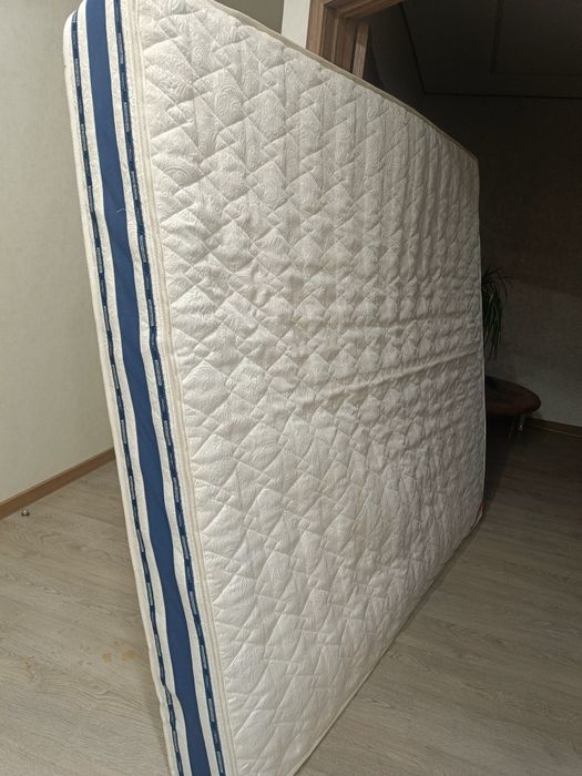Отдам бесплатно матрас