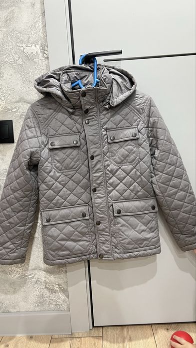 Продаю детскую куртку Gulliver.