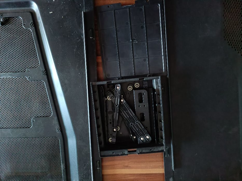 Продавам Cooler master Storm Trooper