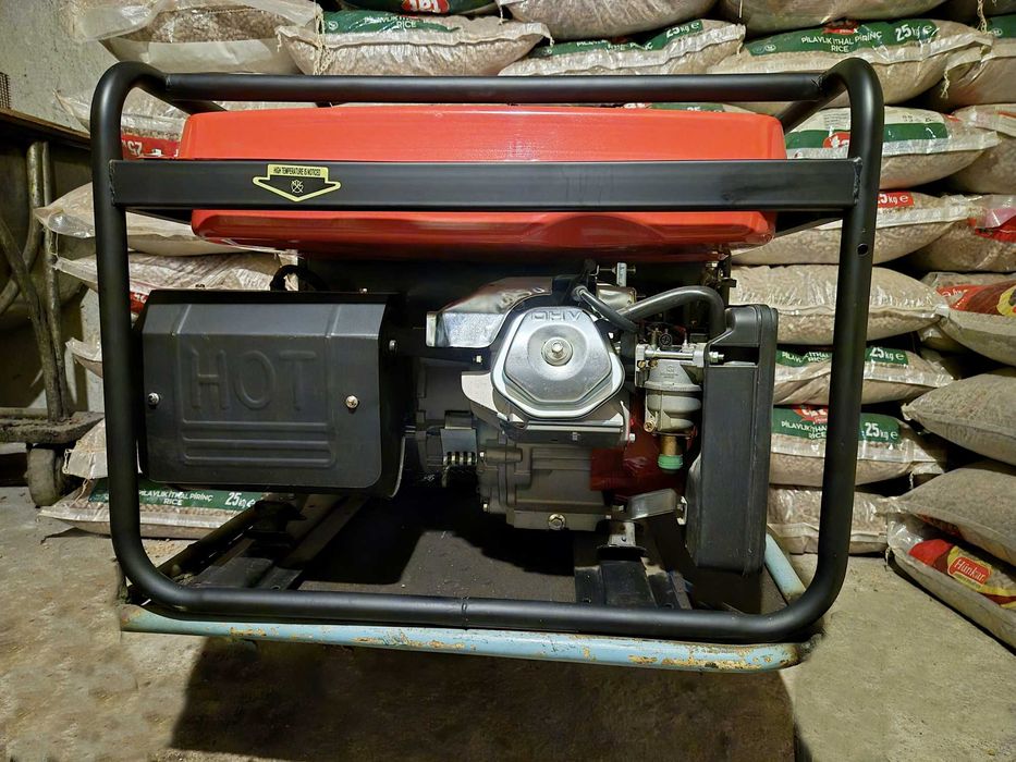 Трифазен бензинов генератор за ток 5.5 Kw