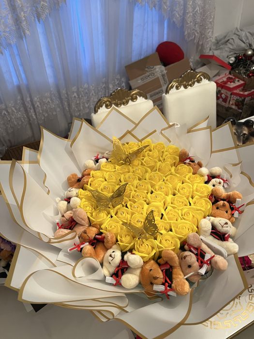 Vand buchete de trandafiri din sapun și  cu ursuleti