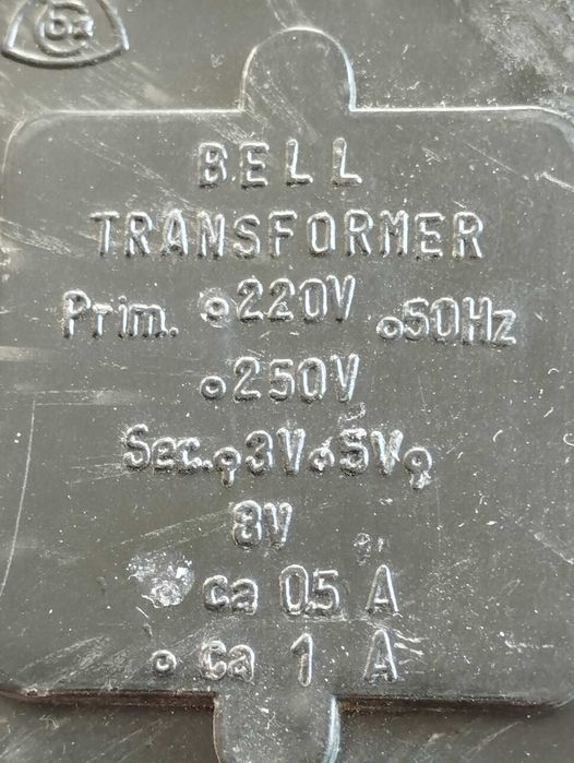 Transformator mic 220V /50Hz (3V, 5V) 0,5A /1A