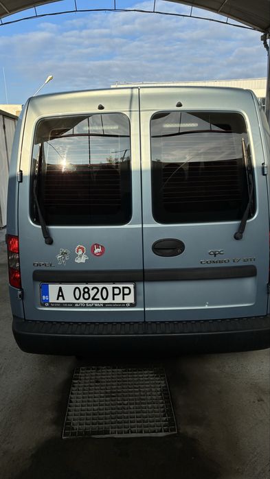 Опел комбо 1.7 дизел   101к.с -пътнически пикап