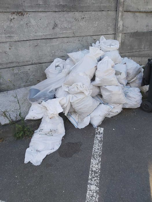 Transport moloz deșeuri renovari
