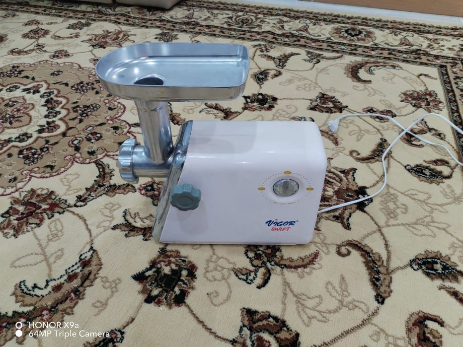 Продам мясорубку электро