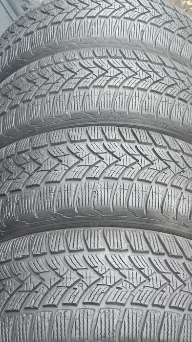 215/60/17 Debica  .