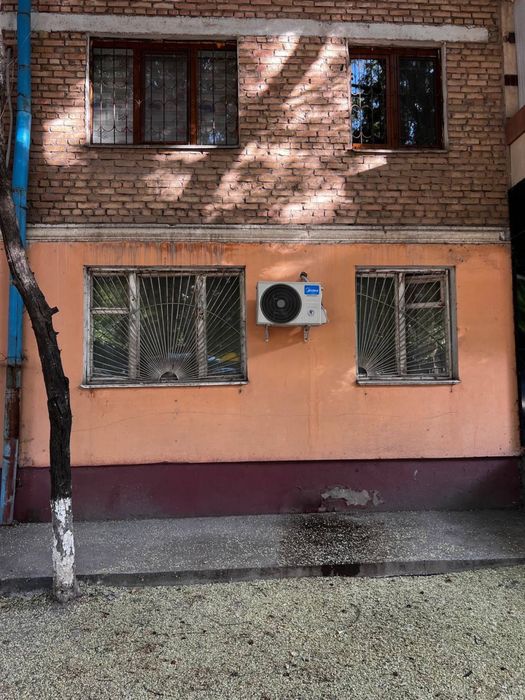 Срочно прлдается каартра под Комерцию В Мирзо Улугбескком районЕ Ттз