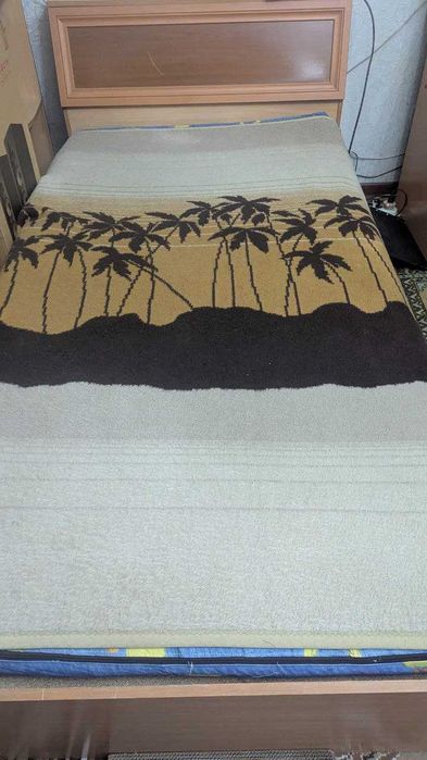 продам гарнитур-2 набора, юность