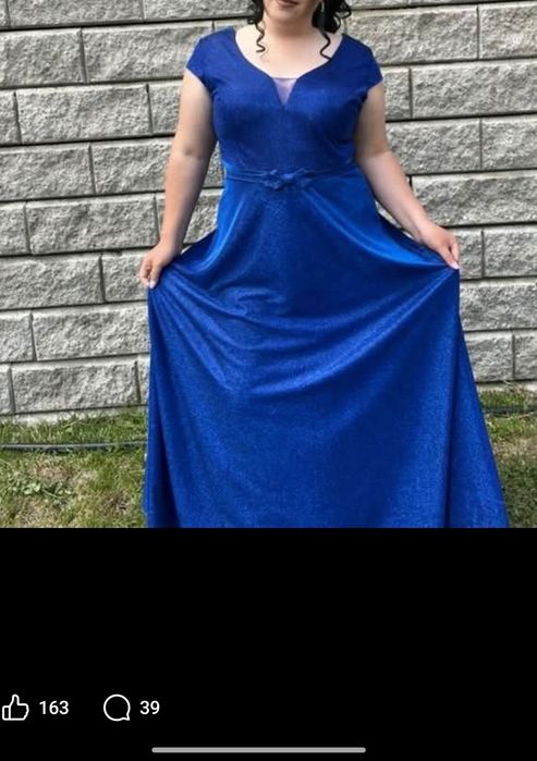 Продавам две официални рокли, подходящи за бал, сватба, абитуриентски