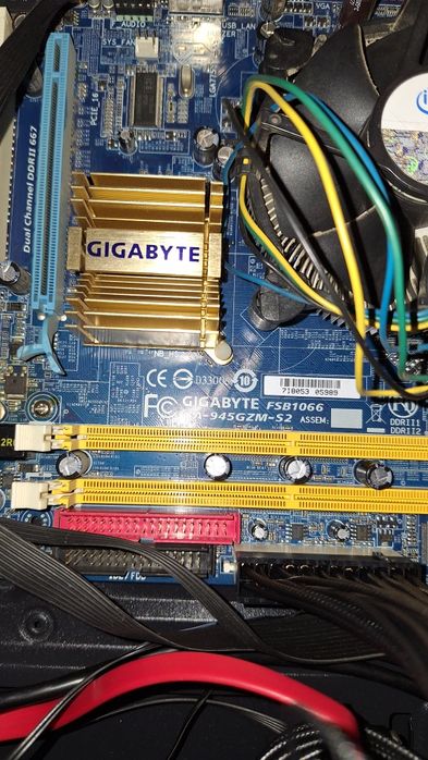 Gigabyte GA-945GZM-S2  s. 775 за части
