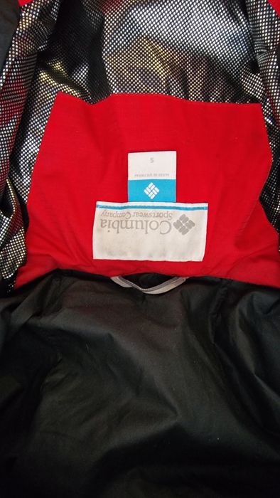 Продам куртку пуховик Columbia  размер S