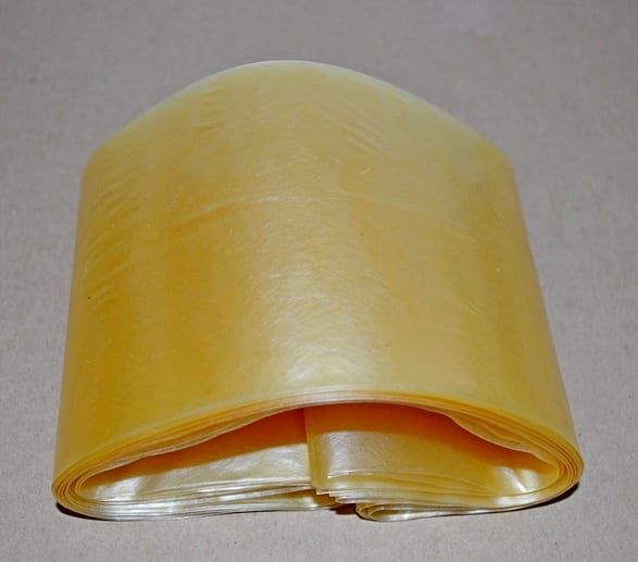 Нитритная соль , оболочки для колбас .