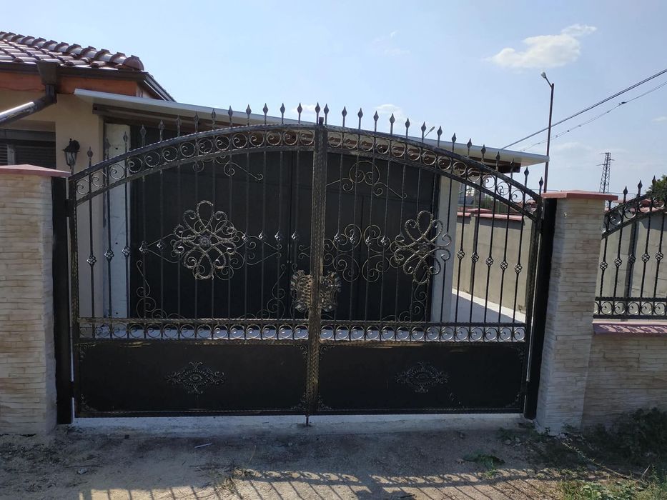 Изработка на врати, огради и парапети от ковано желязо