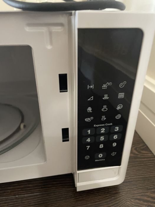 Микроволновка Zanussi