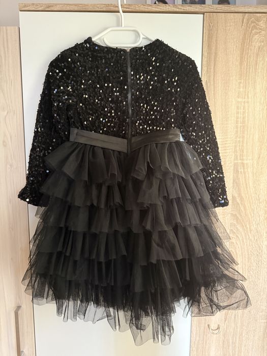 Ватирана детска рокля в черен цвят