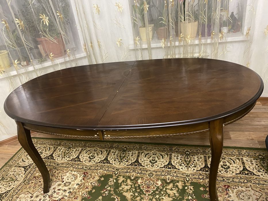 Продам стол для гостей