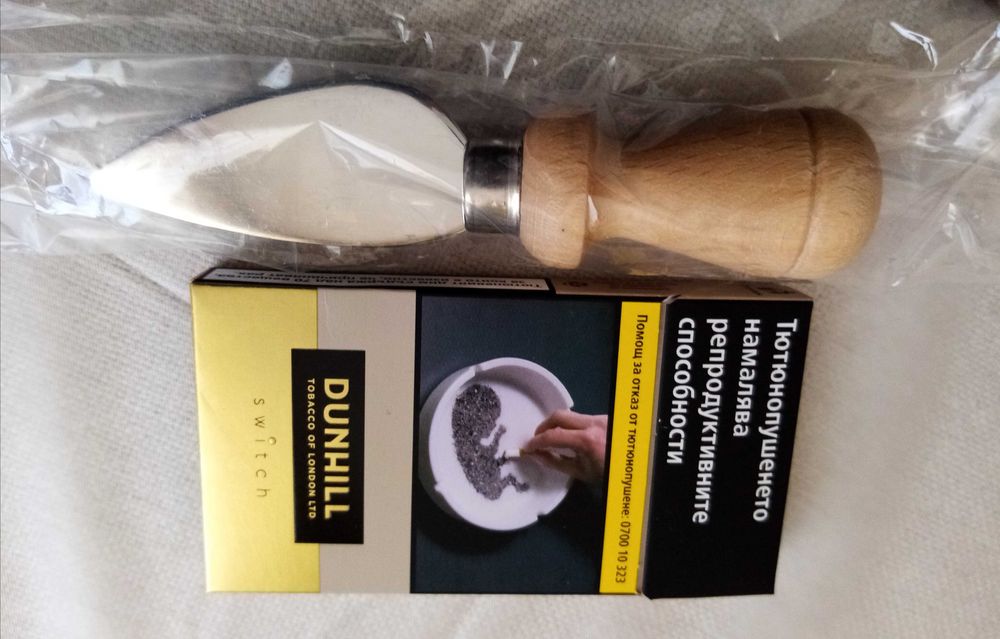 Малко ножче с дървена дръжка