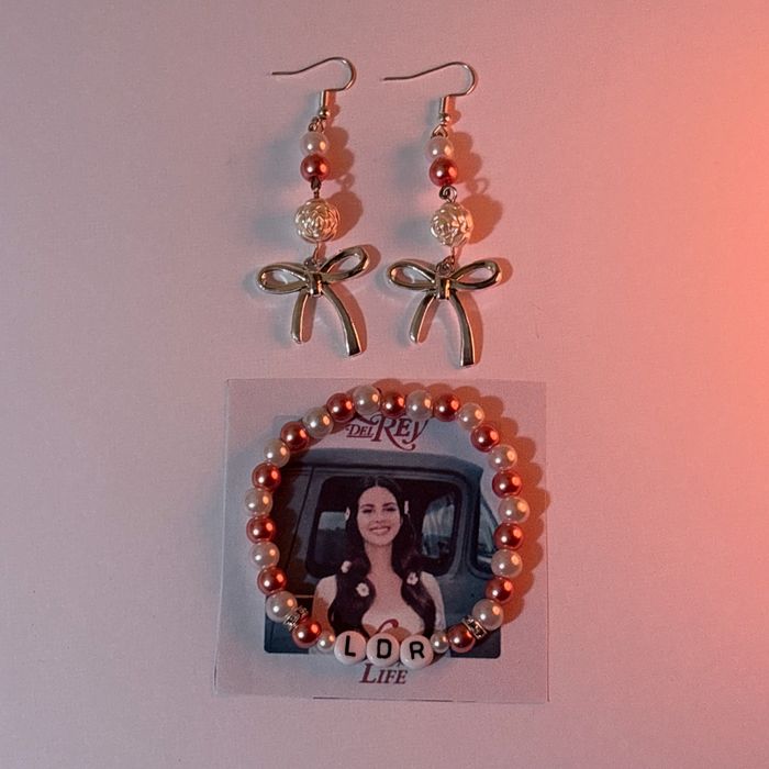 Гривни Lana Del Rey Taylor Swift Sabrina Carpenter Billie Eilish