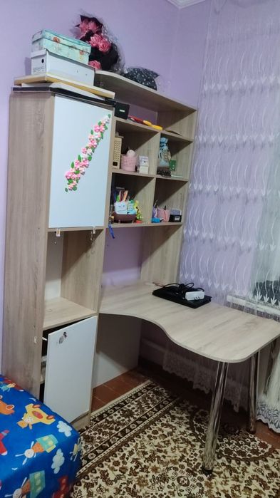 Продам стол школьный