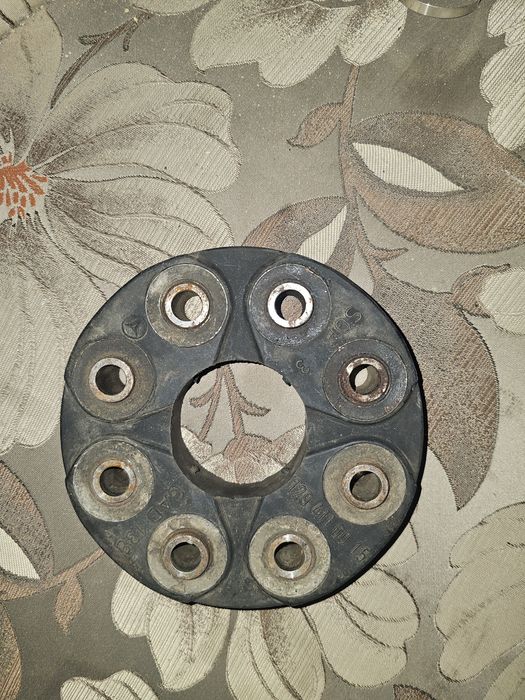 Эластичная муфта на мерседес w124, w140