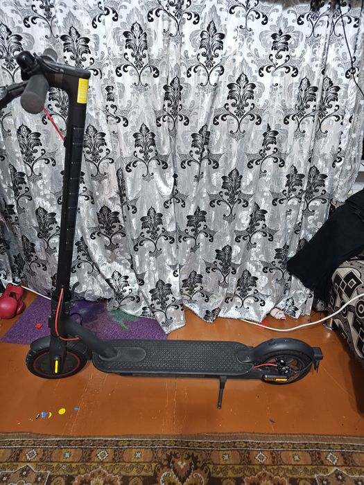 Продам самокат Xiaomi M365 PRO 2
