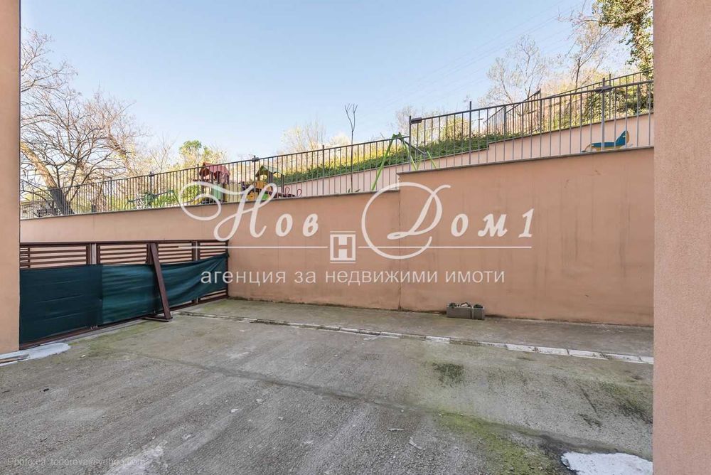 Продава се Тристаен апартамент в Варна, Победа - 140 кв.м за 2143 €/кв.м - Снимка #19