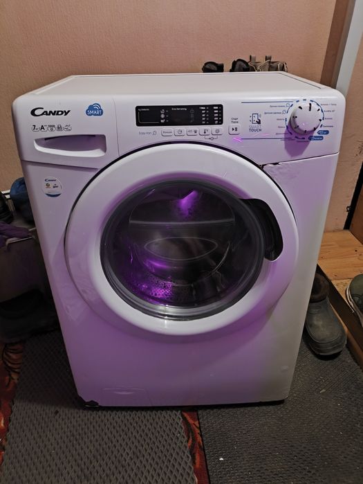 Продам стиральную машинку автомат .