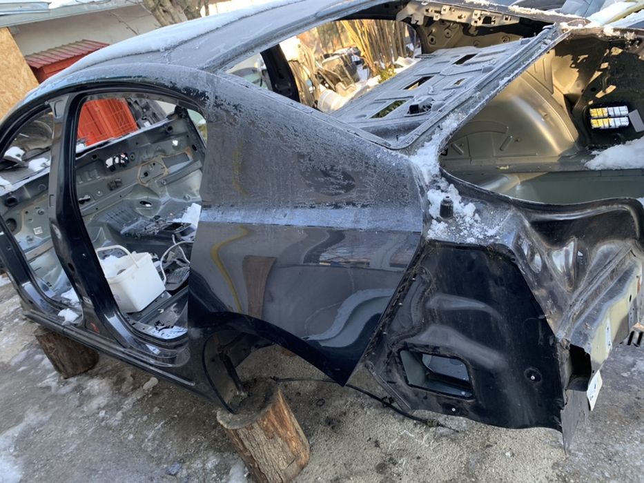 Lonjeron prag aripa 508 Peugeot stare f buna!