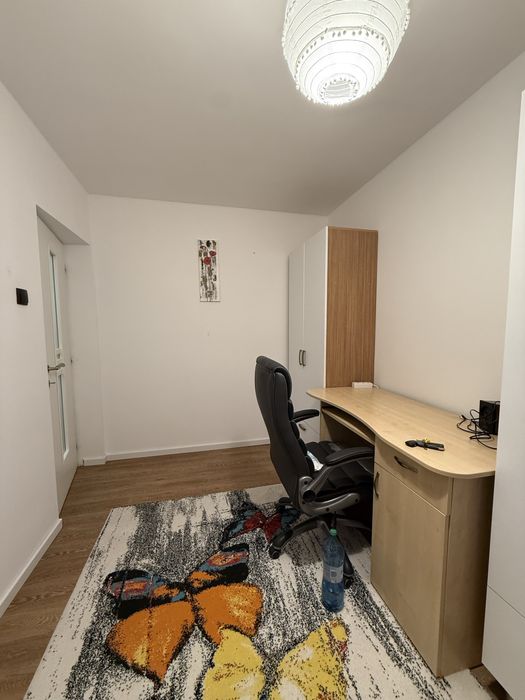 Inchiriez apartament 3 camere