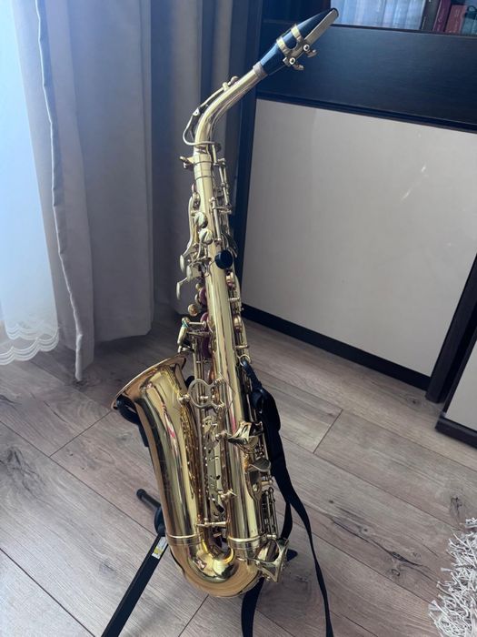 Saxofon alto C.Giant