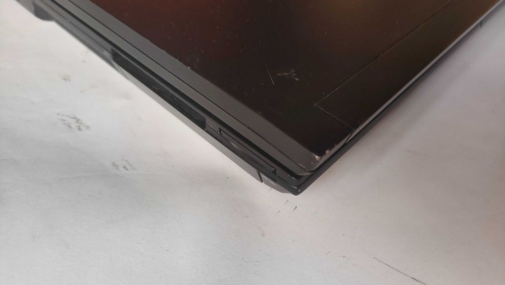 Лаптоп dell latitude e6500 t9600/ 4gb/ hdd оригинално зарядно