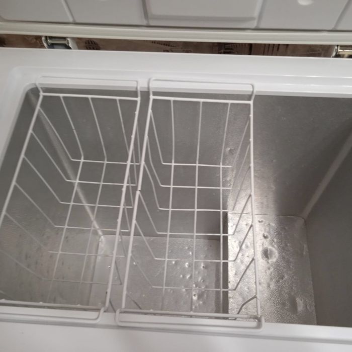 Продам морозильную камеру