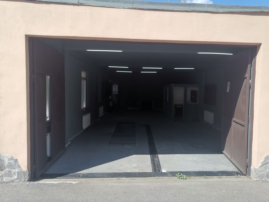 Închiriez garaj Răcădău.