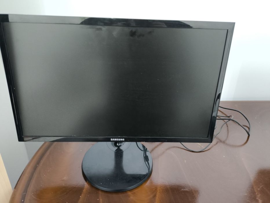 продается телевизор и монитор