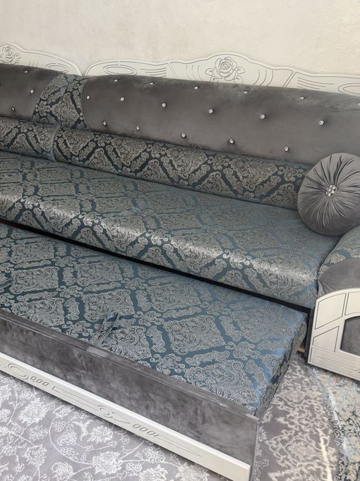 Продам диван срочно