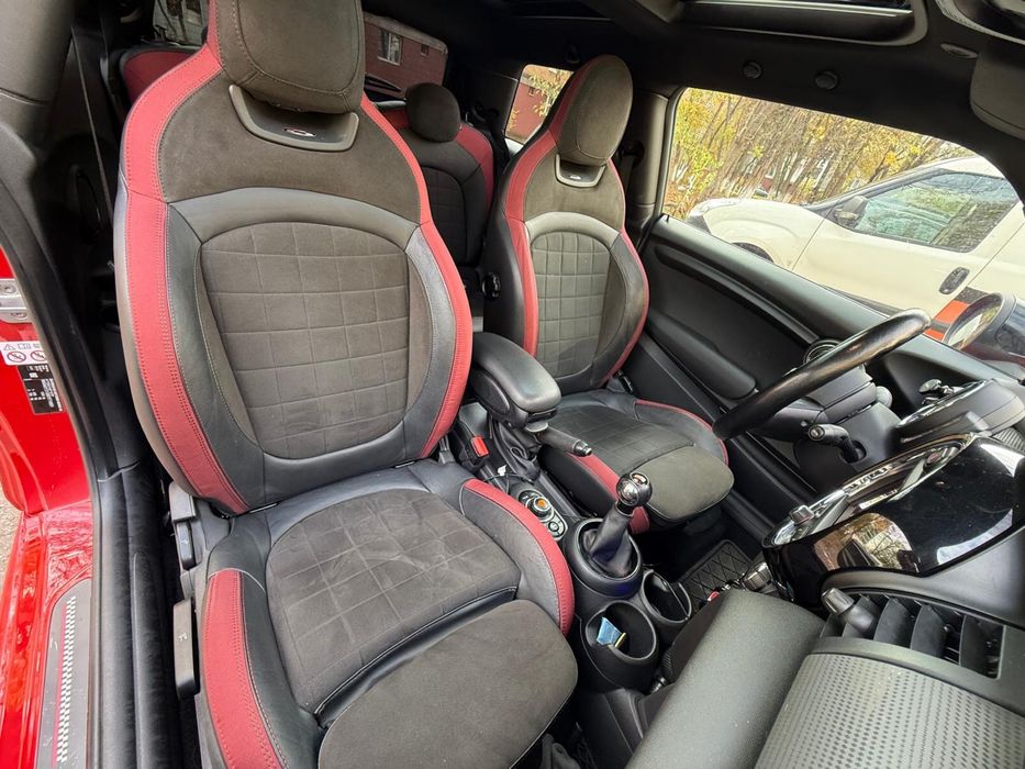 MINI Cooper D 2018 | JCW Original /LED/| Panoramic | LED Adaptive | Park Assist | Navi | Scaune încălzite