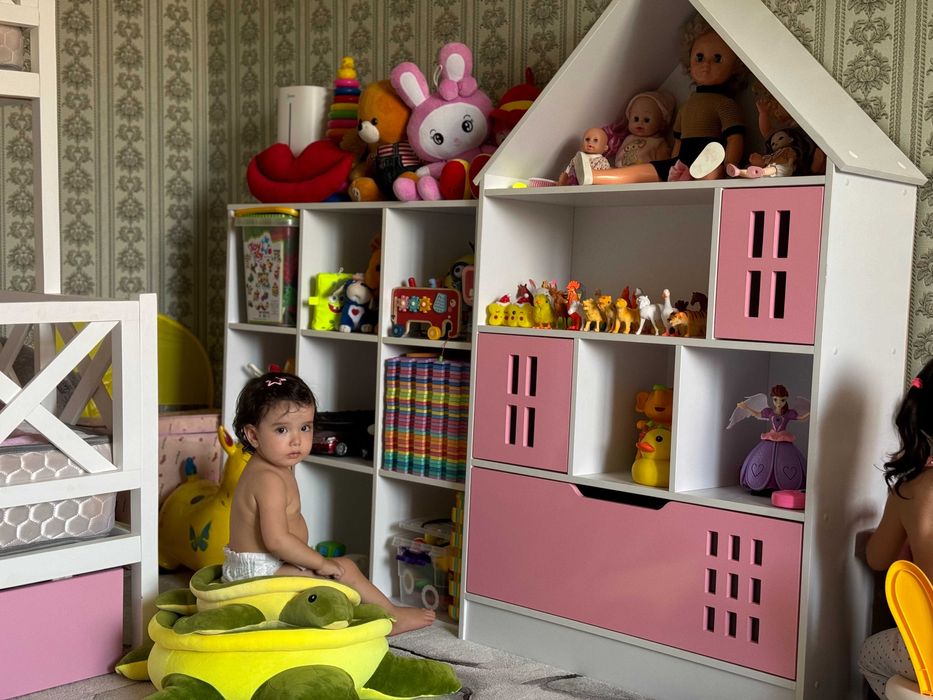 Bolalar mebeli. Bolalar shkafi. Bolalar uchun stol va stullar