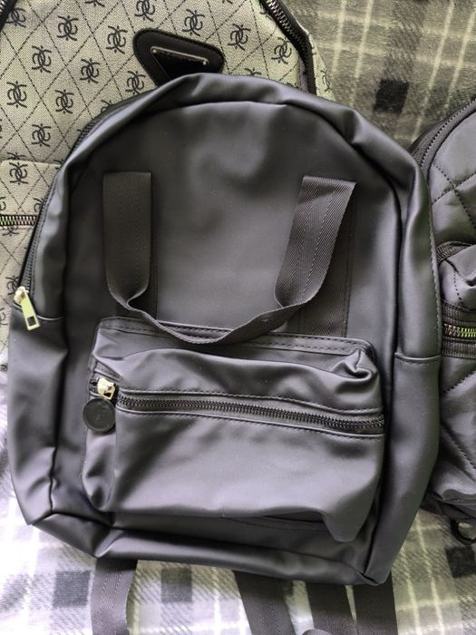 Само днес и утре Всички чанти и раници са на цена от 2,50 € и са чисто